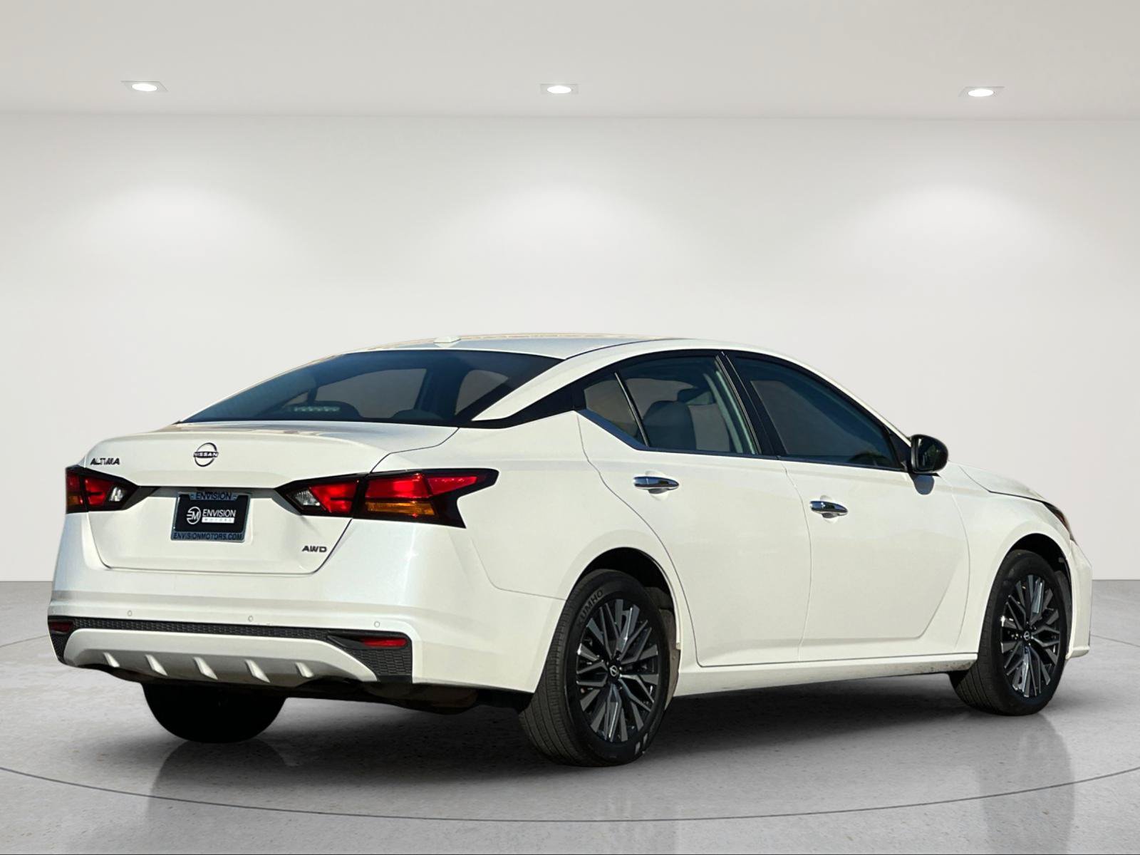 Used 2025 Nissan Altima 2.5 SV AWD/4WD image 5