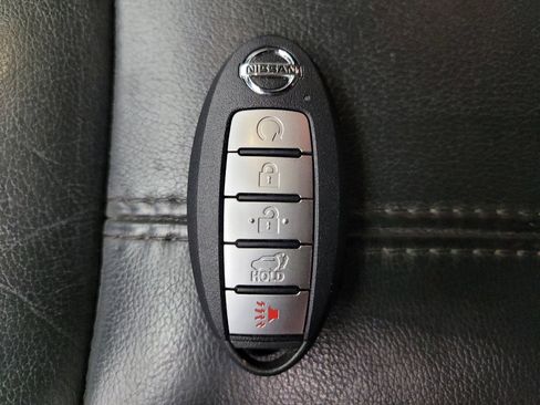 Used 2020 Nissan Pathfinder SL AWD/4WD image 32