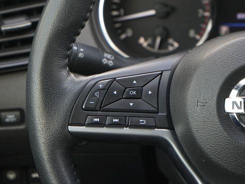 Used 2019 Nissan Rogue SL image 17