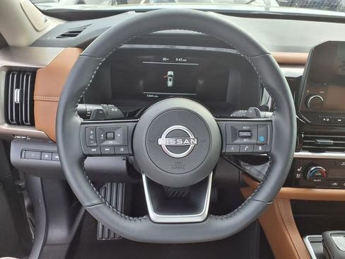 Used 2025 Nissan Pathfinder Platinum w/ Cargo Package image 9