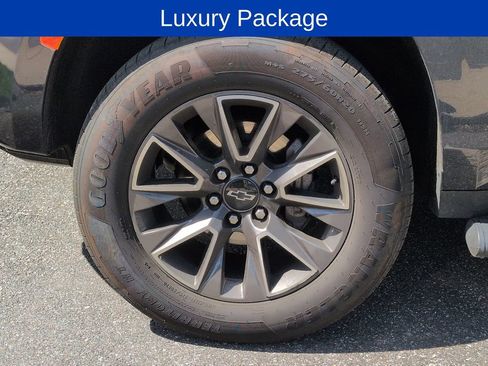Certified 2023 Chevrolet Tahoe Z71 w/ Luxury Package AWD/4WD image 10