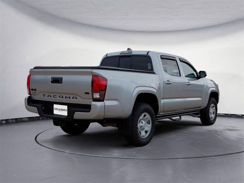 Used 2022 Toyota Tacoma SR image 5