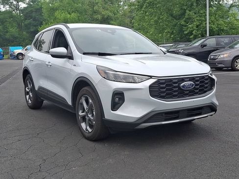 Certified 2025 Ford Escape ST-Line Select AWD/4WD image 2