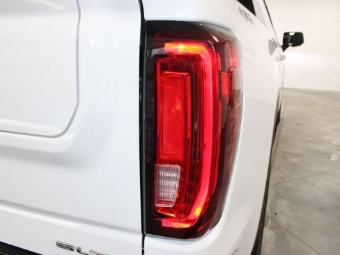 Used 2025 GMC Sierra 1500 SLT AWD/4WD image 29