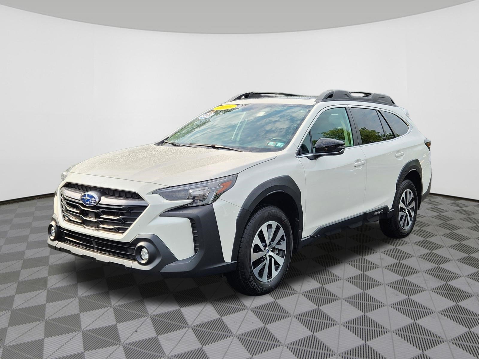 Certified 2025 Subaru Outback Premium AWD/4WD image 2