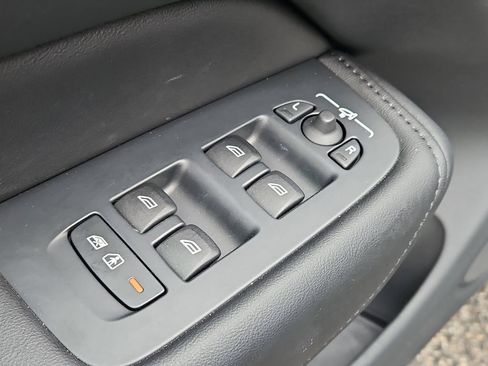 Used 2023 Volvo XC60 B5 Plus w/ Climate Package AWD/4WD image 29