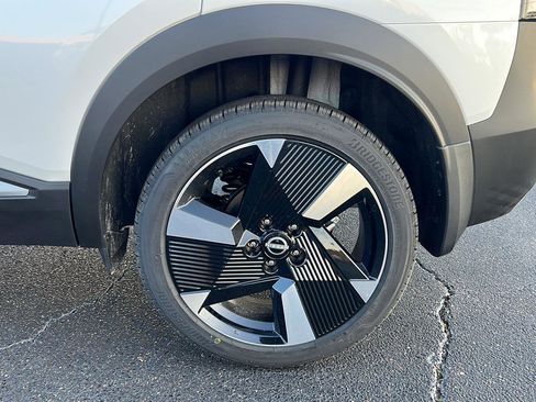 New 2026 Nissan Kicks SR w/ Cold Weather Package image 9