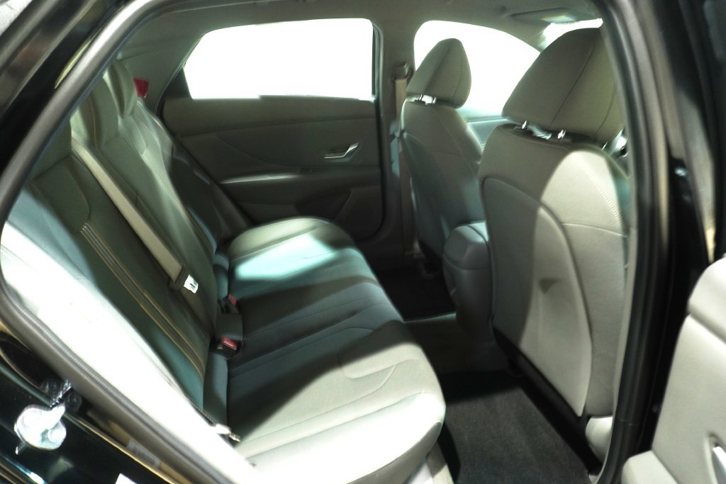 Certified 2026 Hyundai Elantra Sport FWD image 15