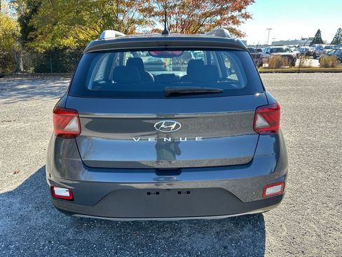 Used 2024 Hyundai Venue SEL image 5