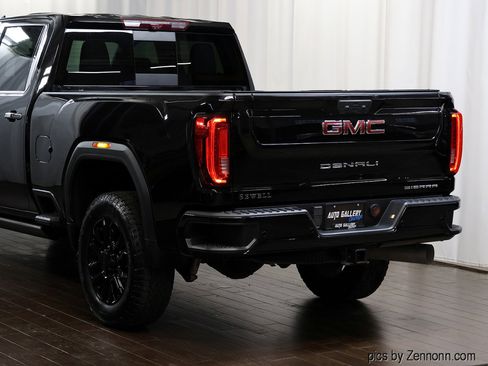 Used 2022 GMC Sierra 2500 Denali w/ Denali Black Diamond Edition image 10