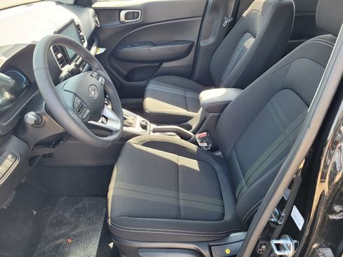 New 2025 Hyundai Venue SEL image 8