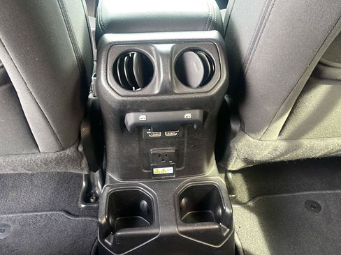 Used 2021 Jeep Wrangler Unlimited Sahara AWD/4WD image 37