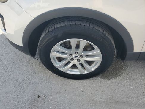 Used 2018 Ford Explorer XLT w/ Equipment Group 202A image 17