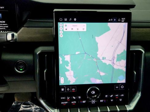 Used 2025 GMC Acadia Denali FWD image 18