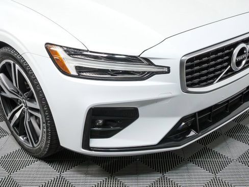 Used 2019 Volvo S60 T6 R-Design image 36