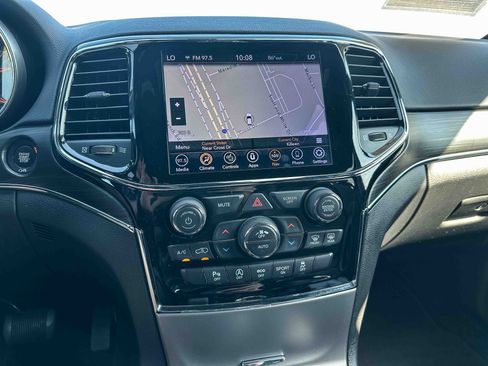 Used 2020 Jeep Grand Cherokee Limited AWD/4WD image 33