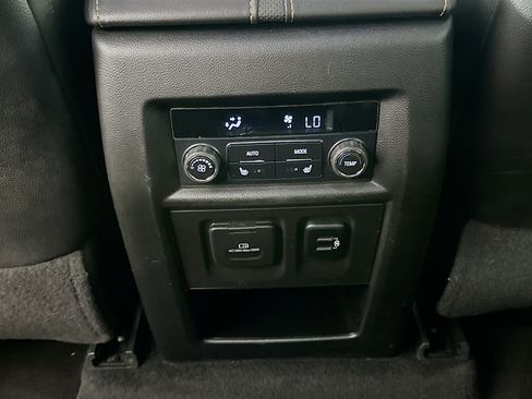 Used 2018 Chevrolet Traverse Premier w/ Redline Edition FWD image 28