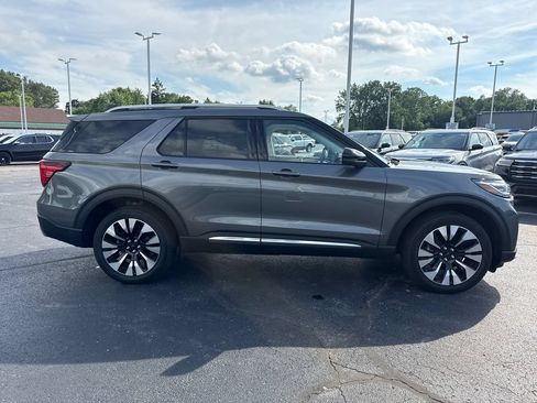 Used 2025 Ford Explorer Platinum w/ LUX Leather Package AWD/4WD image 6