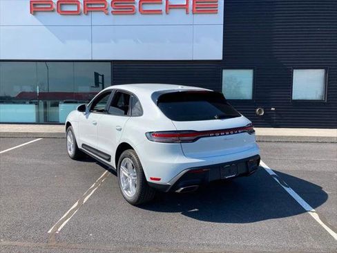Used 2025 Porsche Macan AWD/4WD image 3