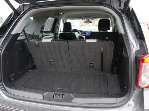 Used 2021 Ford Explorer XLT w/ Equipment Group 202A image 34