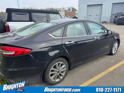 Used 2019 Ford Fusion SE FWD image 8