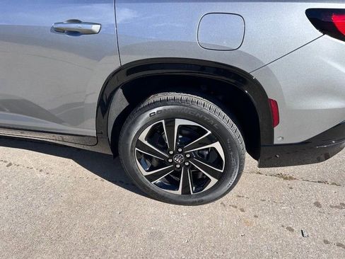 New 2026 Buick Enclave Sport Touring w/ Super Cruise Package image 7