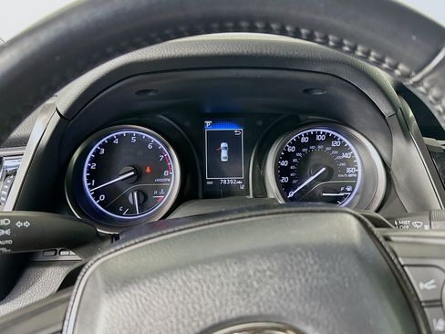 Used 2021 Toyota Camry SE FWD image 18