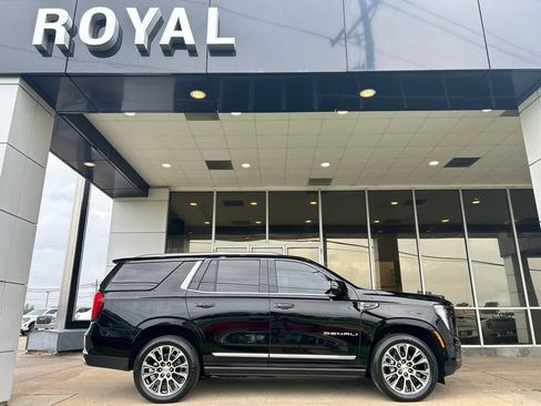 Used 2026 GMC Yukon Denali w/ Sun & Power Step Package AWD/4WD image 1