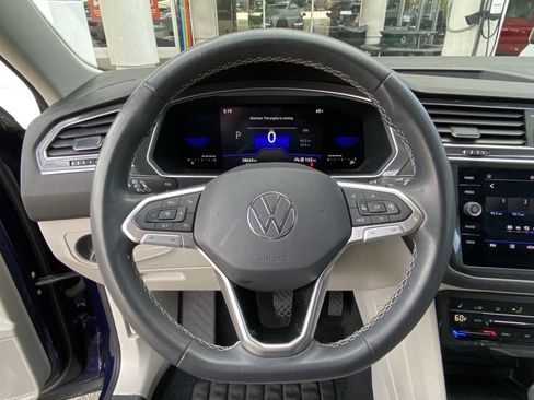 Used 2022 Volkswagen Tiguan SE FWD image 19