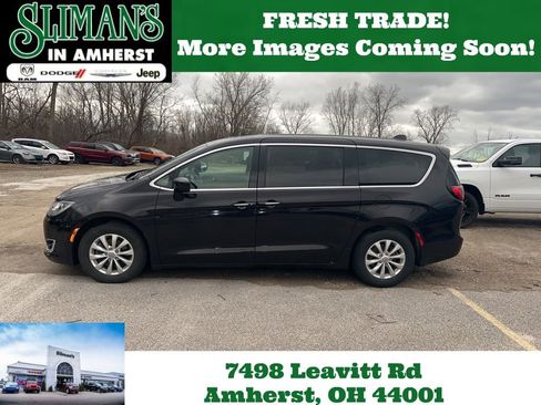 Used 2019 Chrysler Pacifica Touring Plus image 1