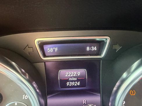 Used 2015 Mercedes-Benz GL 550 4MATIC image 11