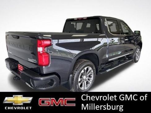 Used 2022 Chevrolet Silverado 1500 High Country w/ Technology Package AWD/4WD image 3