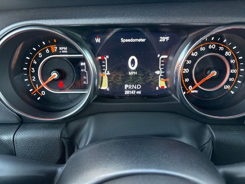 Used 2023 Jeep Gladiator Mojave w/ Cold Weather Group image 16