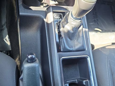 Used 2018 Toyota Tacoma TRD Sport w/ Technology Package AWD/4WD image 28