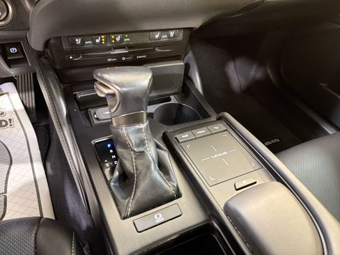 Used 2019 Lexus ES 350 w/ Ultra Luxury Package image 21