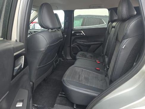 Used 2024 Mitsubishi Outlander SE Black Edition image 20