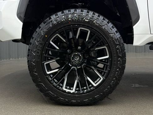 Used 2026 Toyota Tundra Limited AWD/4WD image 10