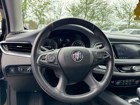 Used 2021 Buick Enclave Essence FWD image 11