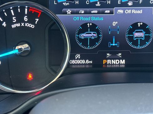 Used 2019 Ford Expedition XLT w/ Equipment Group 202A RWD image 19