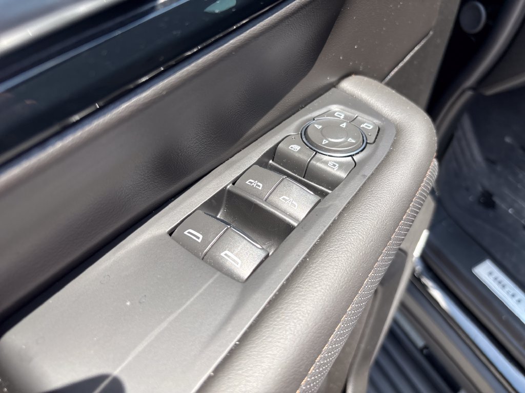 Used 2026 Chevrolet Suburban High Country AWD/4WD image 22