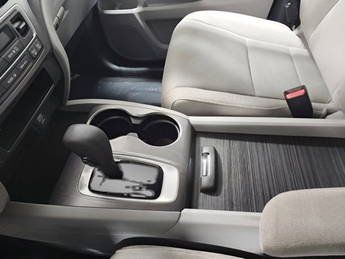 Used 2016 Honda Pilot LX image 31