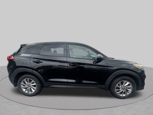 Used 2017 Hyundai Tucson SE w/ Cargo Package FWD image 4