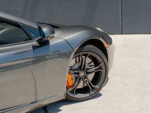 Used 2014 McLaren MP4-12C Spider RWD image 47
