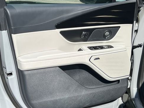 New 2026 Lincoln Nautilus Reserve image 12