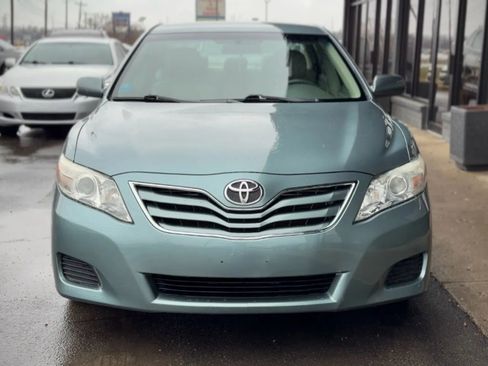 Used 2010 Toyota Camry FWD image 7