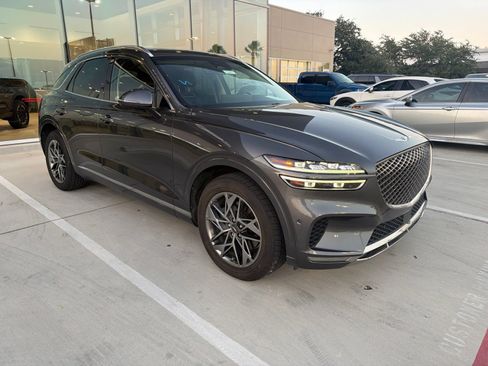 Used 2022 Genesis GV70 2.5T w/ Advanced Package AWD/4WD image 3
