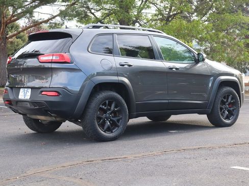 Used 2017 Jeep Cherokee Trailhawk w/ Comfort/Convenience Group AWD/4WD image 5