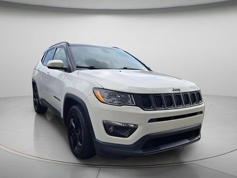 Used 2020 Jeep Compass Latitude FWD image 4