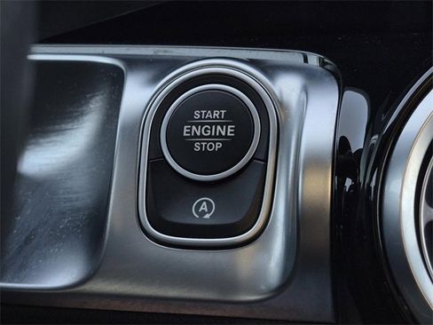 Certified 2025 Mercedes-Benz GLB 250 image 31