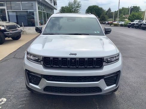 New 2026 Jeep Grand Cherokee L Limited AWD/4WD image 3